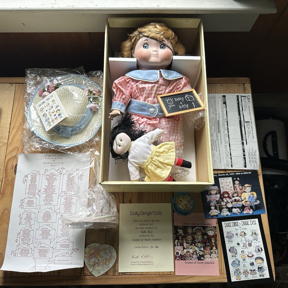 VTG 1993 Goebel DOLLY DINGLE Musical Doll Porcelain Limited Edition With Box - Picture 3 of 16